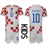 Baby Fußballbekleidung Kroatien Luka Modric #10 Heimtrikot WM 2022 Kurzarm (+ kurze hosen)
